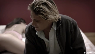 Whitney Wright shows off the carrot in her ass