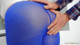 Roxy Risingstar seduces the guy with her big boobs and ass