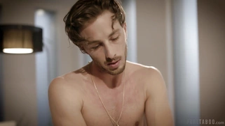 Jaye Summers gets her pussy pounded doggystyle