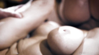 Reagan Foxx and Krissy Lynn in hot threesome