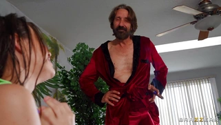 Aubree Valentine gives blowjob to Steve Holmes