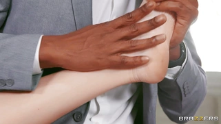 Kendra Sunderland gets her pussy licked by Isiah Maxwell