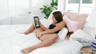 Alexis Tae caught Gia Derza masturbating