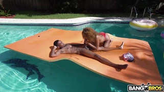 Brixley Benz is sucking the black monster cock in the pool