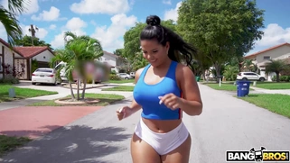 Rose Monroe flaunts her big ass outdoors