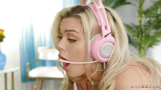 Kimber Woods gets fucked by Desiree Dulce with the strap-on