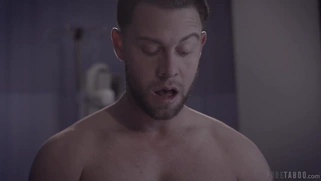 Alexis Fawx gets cumshot in her mouth