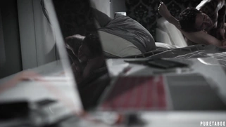 Kendra Spade gets her asshole fucked by Small Hands