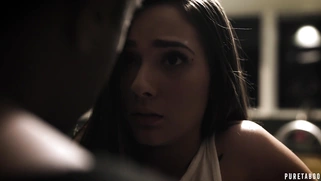 Jaye Summers is sucking the huge black cock in the kitchen