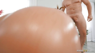 Bella Rolland gives masterful blowjob to Kyle Mason