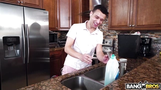 Victoria Cakes put her giant ass on Johnny Love's face