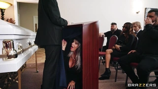 Sally D'Angelo is sucking Jimmy Michaels' cock