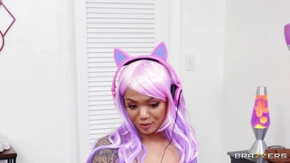 Paisley Paige is sucking Jmac's big cock