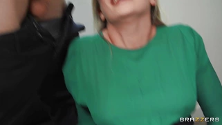 Adira Allure is squirting as Small Hands fucking her mouth