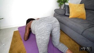 Ebony goddes Josy Black does fitness