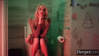 Coco Lovelock, Kenna James and Oliver Flynn in fetish threesome