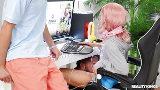 Paisley Paige gives nice blowjob to Xander Corvus