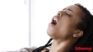 Kira Noir gets her trimmed pussy licked by Alexa Grace