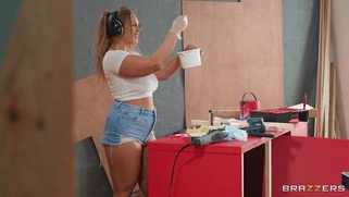 Atlanta Moreno gets her pussy fingered by Beth Bennett