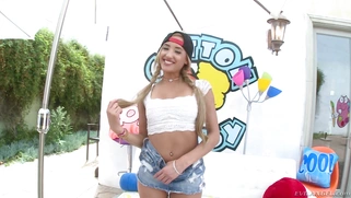 Sexy hottie Chloe Amour posing in tight jean shorts