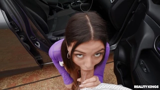 Camila Palmer is sucking Potro De Bilbao's cock