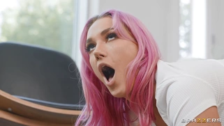 Busty Siri Dahl and Kitana Montana play lesbo games