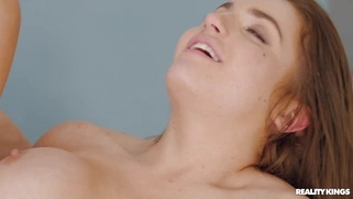 Atlantis Deep gets her shaved pussy slammed in spoon