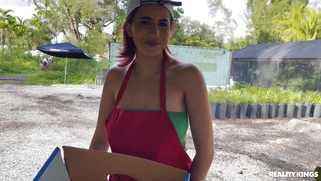 Roxie Sinner gets her pussy licked from behind