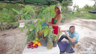 Roxie Sinner gets her pussy licked from behind