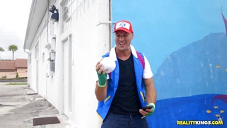 Sean caught 4 new picahoes and choosed the best twerker Kelsi Monroe