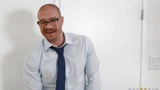 Angel Youngs gets her pussy licked and dildoed by Jenna Starr