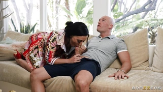 MILF Whitney Wright gives nice blowjob to Zac Wild