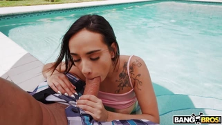 Gaby Ortega is sucking Peter Fitzwell's cock in the pool