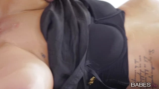 Annie Wolf gets her pussy drilled on the desk