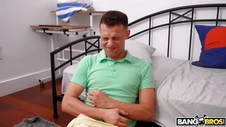 Richh Des gets her ass worshipped by Johnny Love