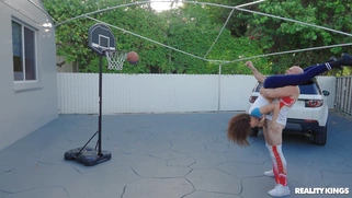 Willow Ryder is sucking Jmac's cock