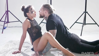 Alyssia Kent gets her pussy licked by Dean Van Damme