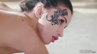 Alyssia Kent on her fours gets ass fucked by Dean Van Damme