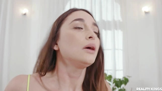 Sara Diamante is fucking Pavlos Hard on the floor