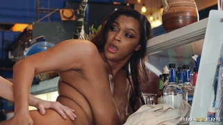 Ashlyn Peaks gets banged by Jimmy Michaels standing