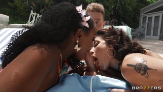 Brooklyn Gray and Elsie give blowjob to Van Wylde