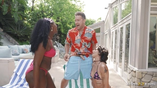 Brooklyn Gray and Elsie give blowjob to Van Wylde