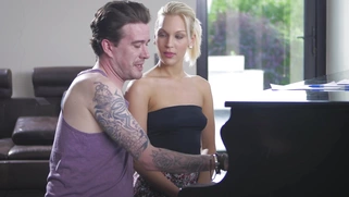 Blonde Cecilia Scott gives blowjob to Luke Hotrod