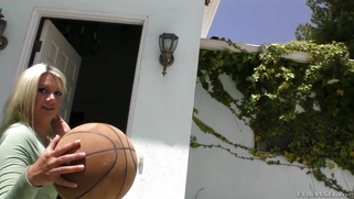 Layla Price teasing us with her huge, juicy rump