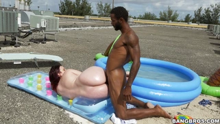 Virgo Peridot having interracial sex on the rooftop