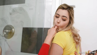 Chloe Surreal gets her pussy fingered by Nadia White