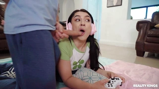 Mandy Muse is sucking Oliver Flynn's cock