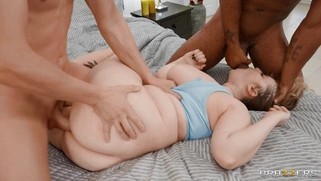 Codi Vore gets her pussy and mouth fucked