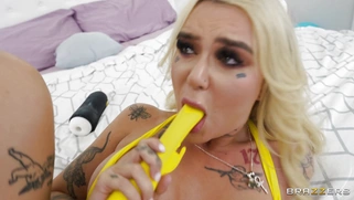 Busty Jazz Jizzes gets fucked by Musa Phoenix in missionary