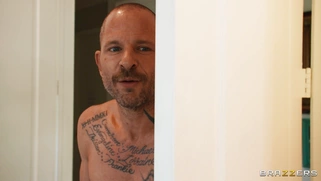 Vanna Bardot gives blowjob to Scott Nails